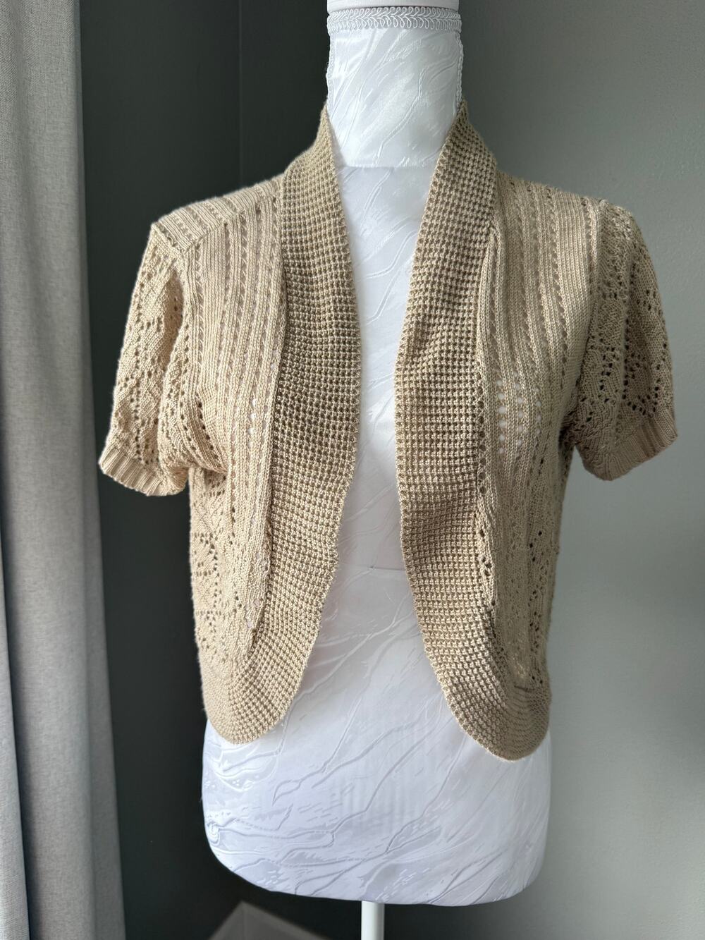 Nina Leonard Tan Knit Cropped Cardigan Shrug Short Sleeve Open Front Bolero